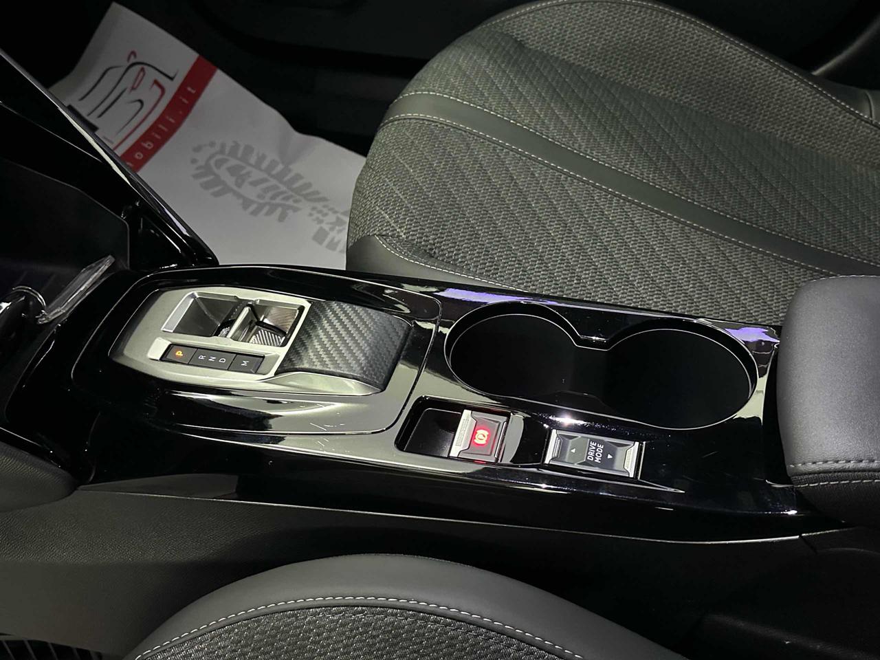 PEUGEOT 2008 Allure Hybrid 145 e-DCS6 - 20