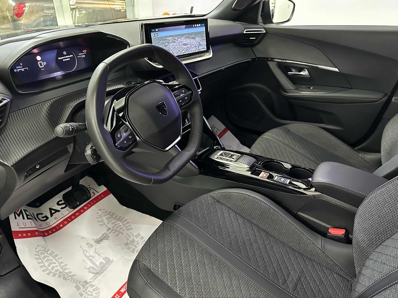 PEUGEOT 2008 Allure Hybrid 145 e-DCS6 - 11