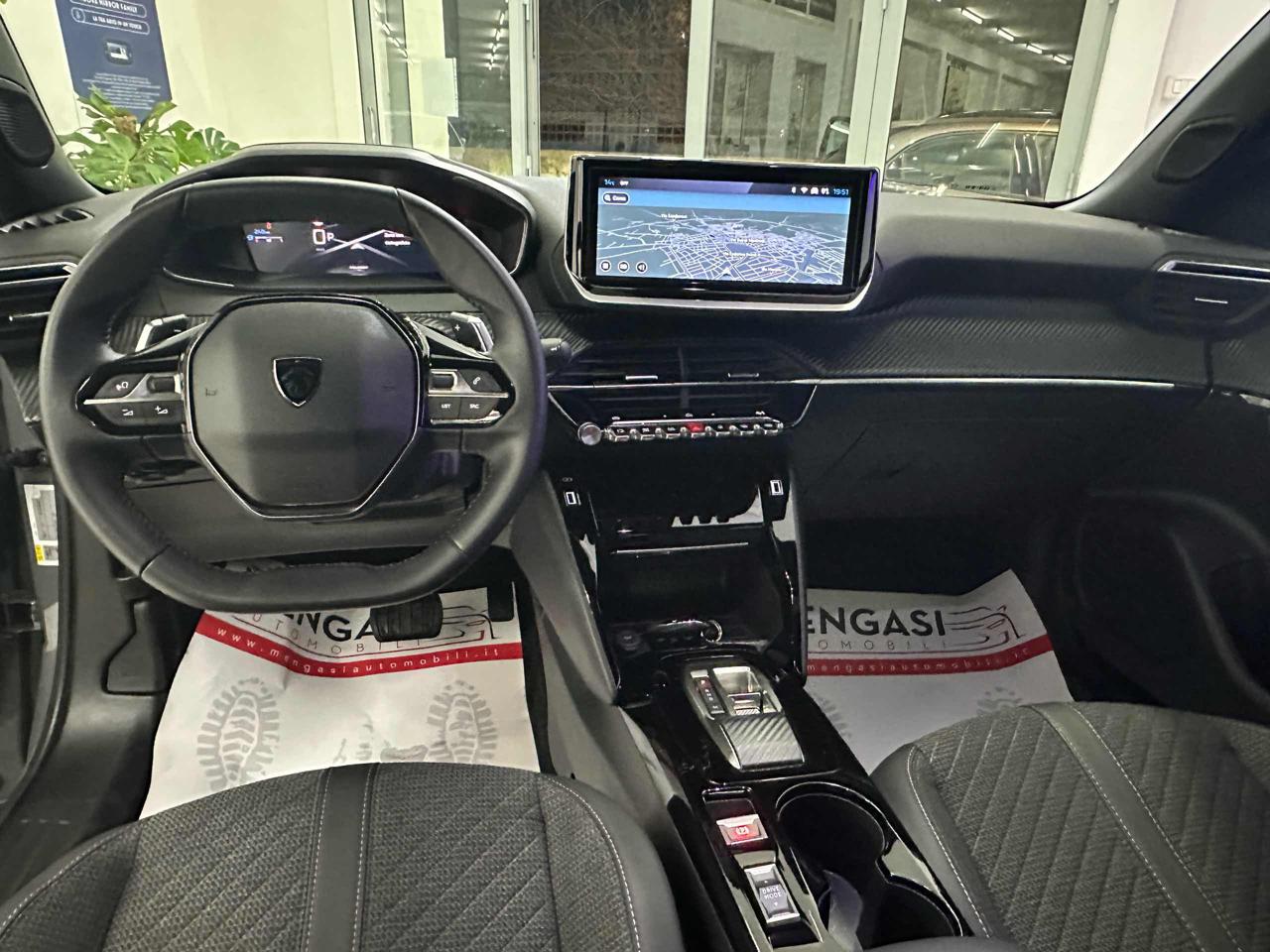 PEUGEOT 2008 Allure Hybrid 145 e-DCS6 - 16