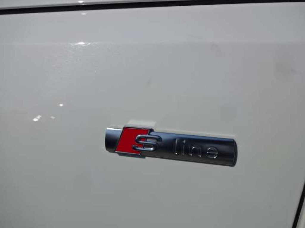 AUDI A4 S- line edition quattro 204cv s-tronic IVA ESPOSTA - 8