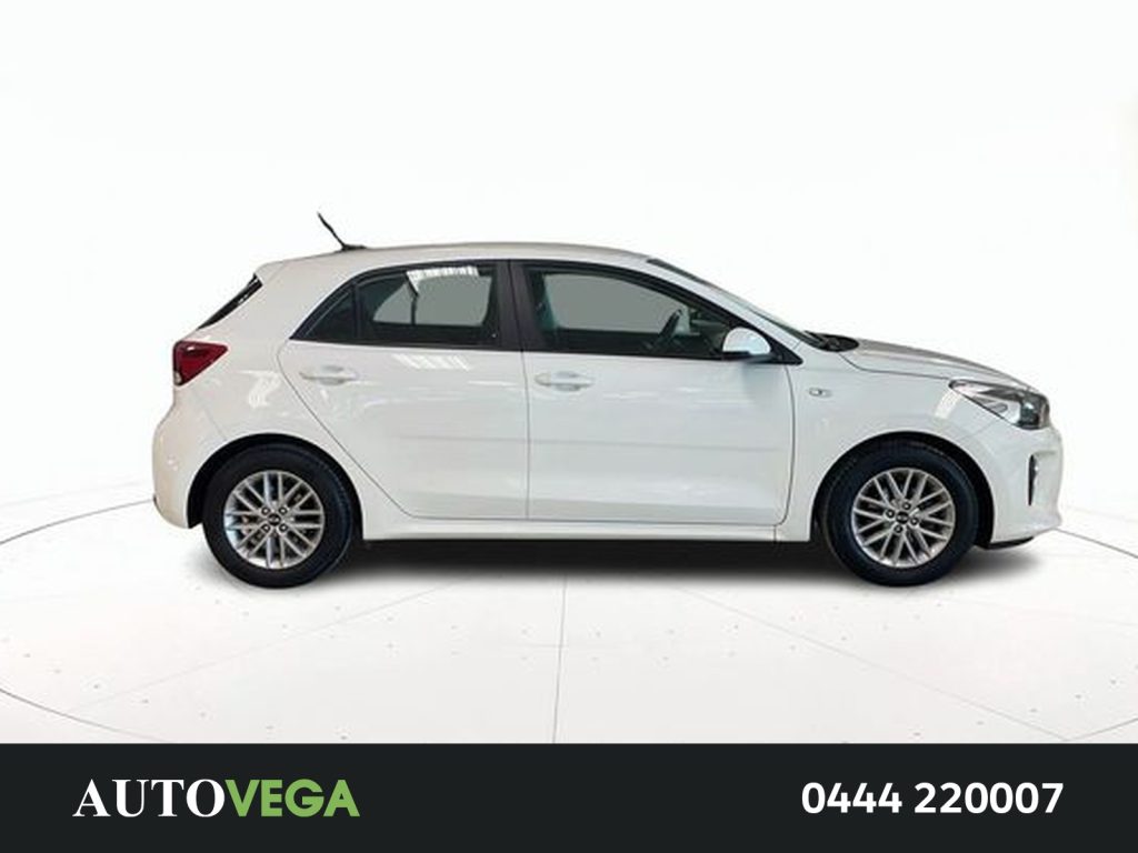 KIA Rio 1.2 evolution gpl 82cv - 3