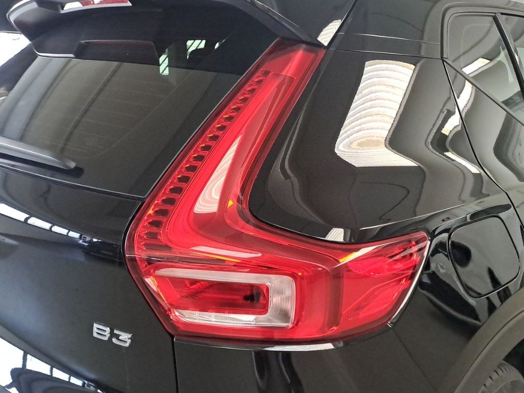 VOLVO XC40 B3 automatico - 7