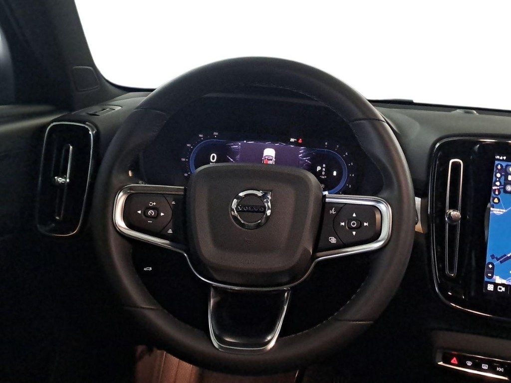 VOLVO XC40 B3 automatico - 11