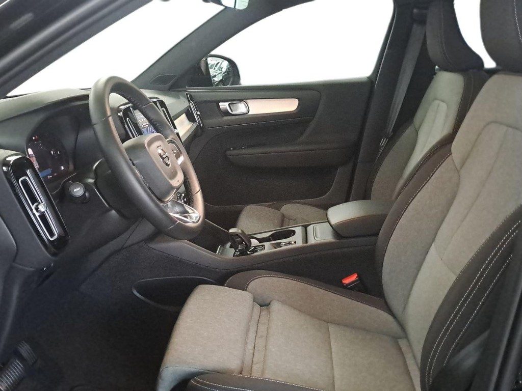 VOLVO XC40 B3 automatico - 12