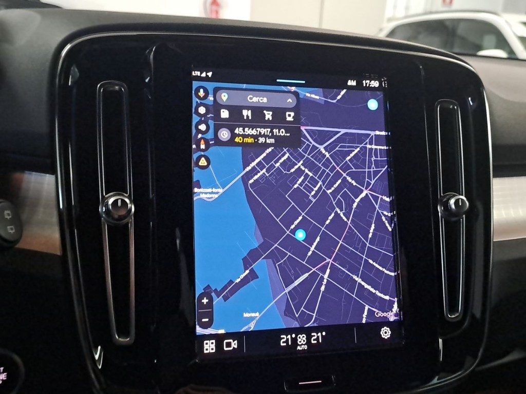 VOLVO XC40 B3 automatico - 10