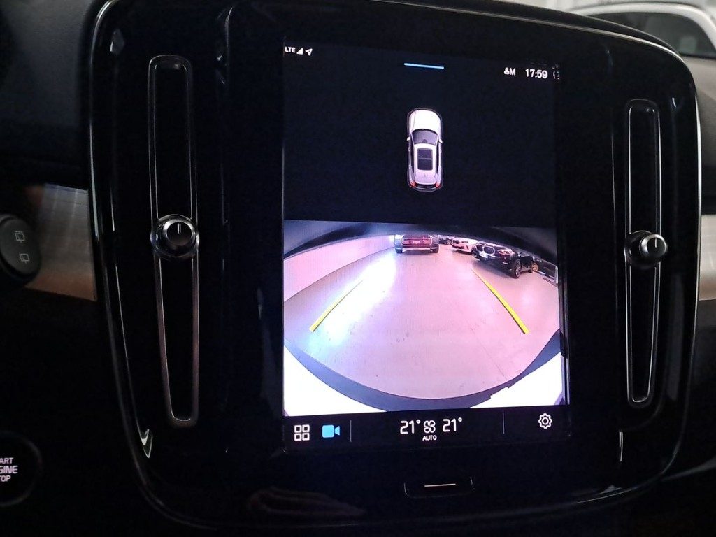 VOLVO XC40 B3 automatico - 9