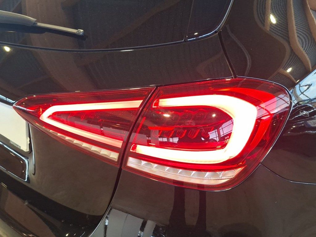 MERCEDES-BENZ A 180 d Automatic AMG Line Premium - 6