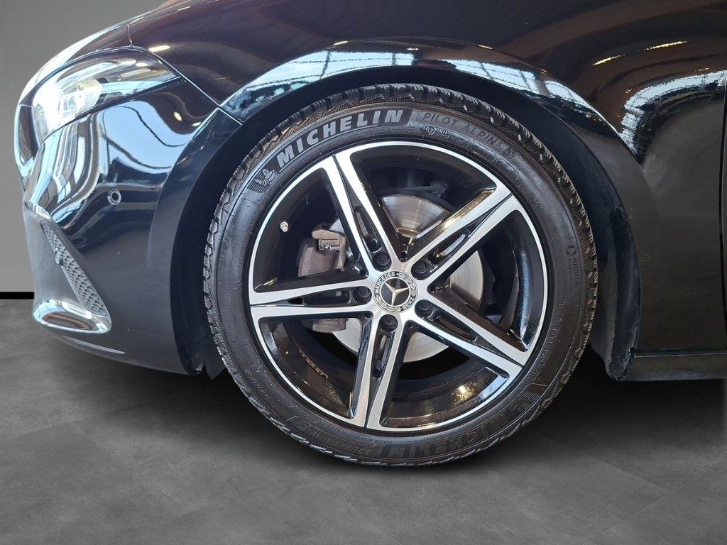 MERCEDES-BENZ A 180 d Automatic AMG Line Premium - 4