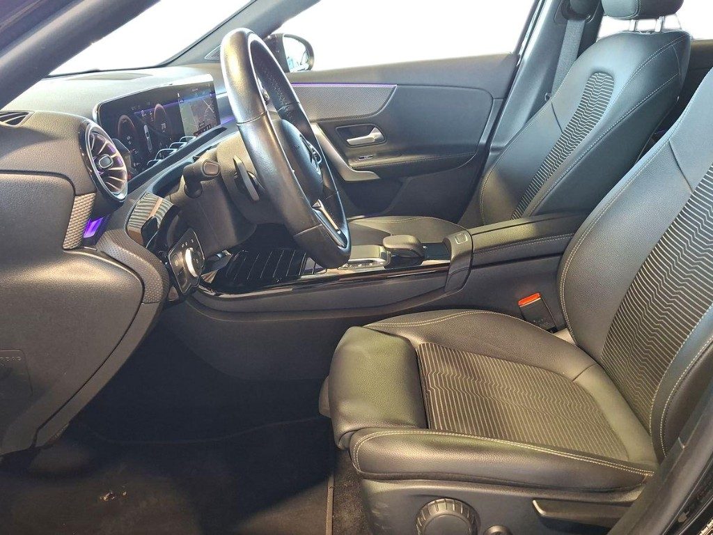 MERCEDES-BENZ A 180 d Automatic AMG Line Premium - 8