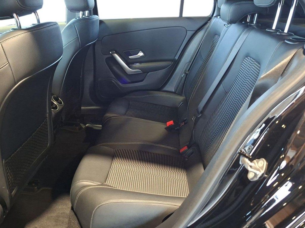 MERCEDES-BENZ A 180 d Automatic AMG Line Premium - 9