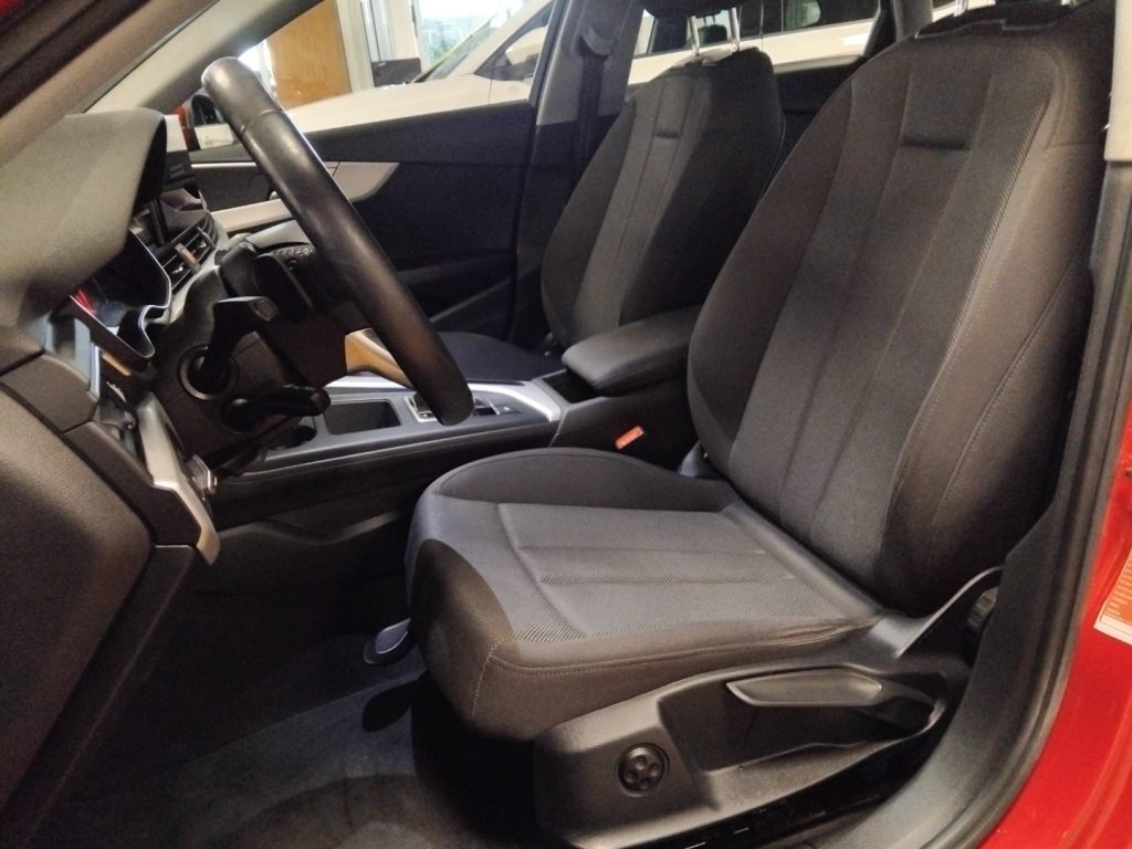 AUDI A4 Avant 30 TDI 2.0 S tronic Business MHEV - 14