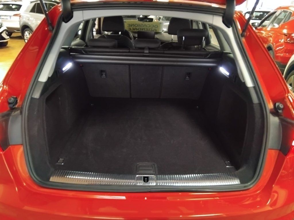 AUDI A4 Avant 30 TDI 2.0 S tronic Business MHEV - 6