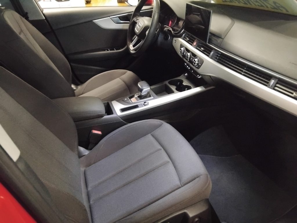 AUDI A4 Avant 30 TDI 2.0 S tronic Business MHEV - 11