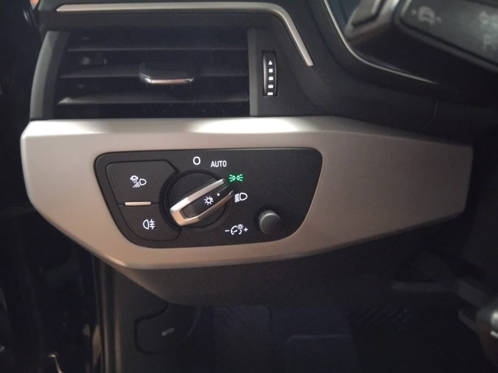 AUDI A4 Avant 35 TDI S tron. Business Advanced MHEV 163 HP - 28