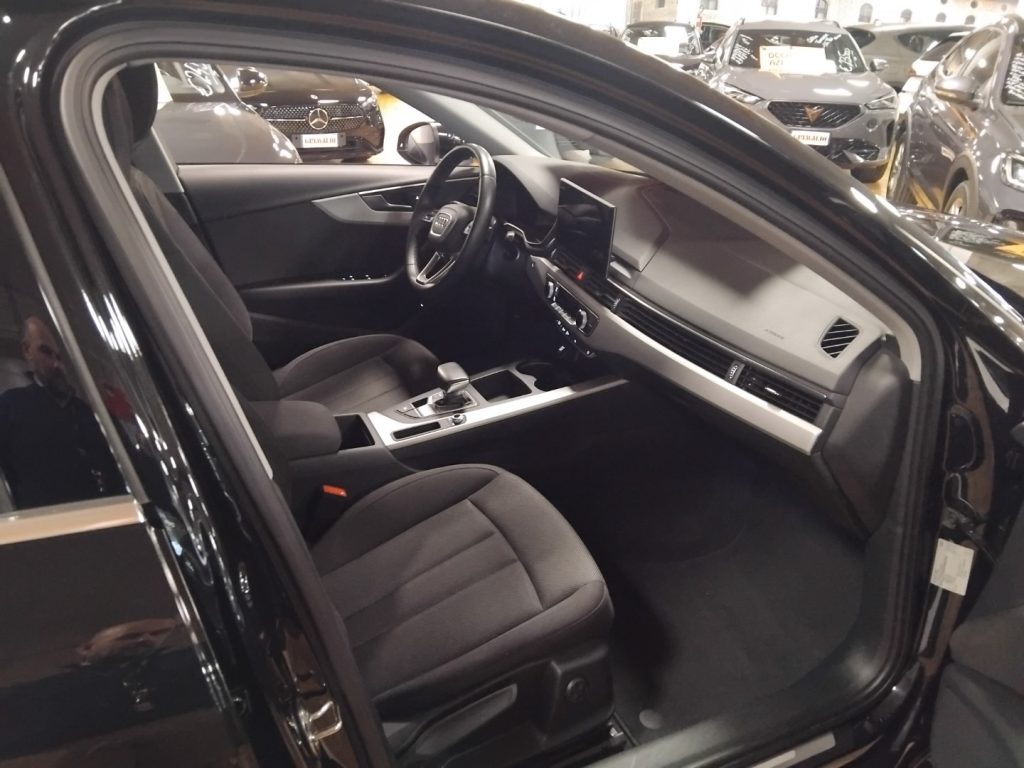 AUDI A4 Avant 35 TDI S tron. Business Advanced MHEV 163 HP - 13