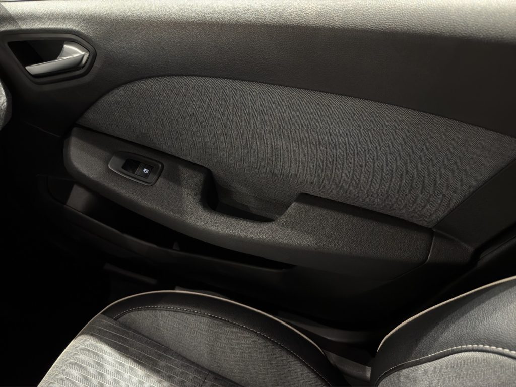 RENAULT Clio TCe 90 CV 5 porte Techno - 17