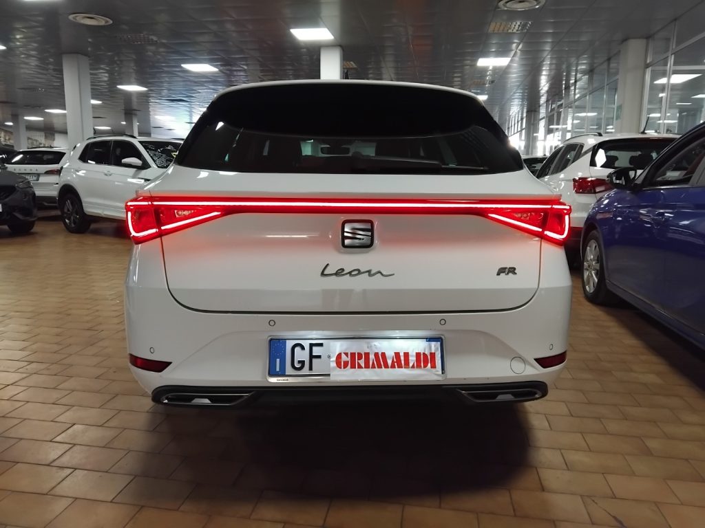 SEAT Leon Sportstourer 1.0 eTSI 110 CV DSG FR MHEV 18 - 6