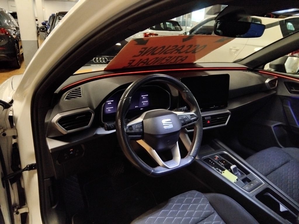 SEAT Leon Sportstourer 1.0 eTSI 110 CV DSG FR MHEV 18 - 15