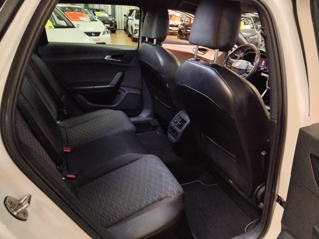 SEAT Leon Sportstourer 1.0 eTSI 110 CV DSG FR MHEV 18 - 11