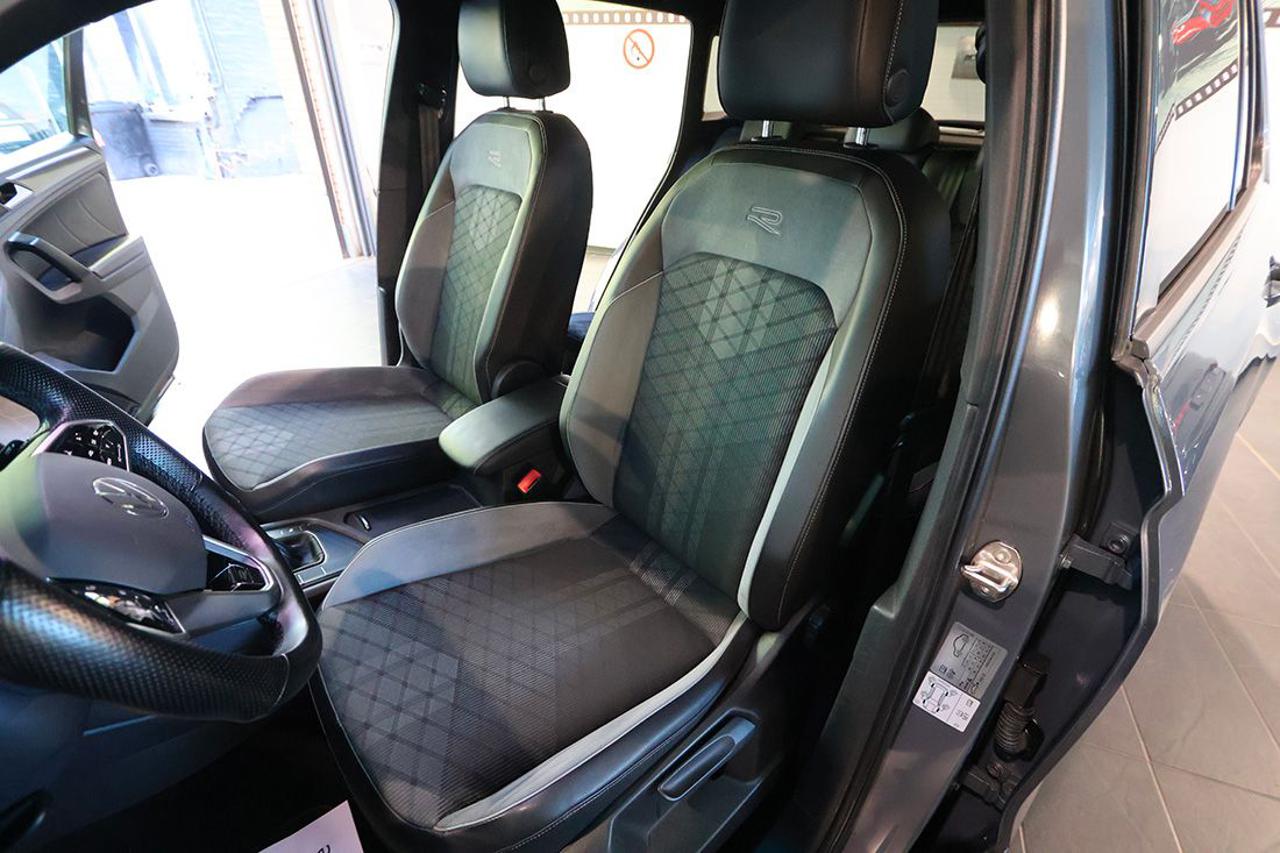 VOLKSWAGEN Tiguan 2.0 TDI 150cv SCR DSG R-Line - 16