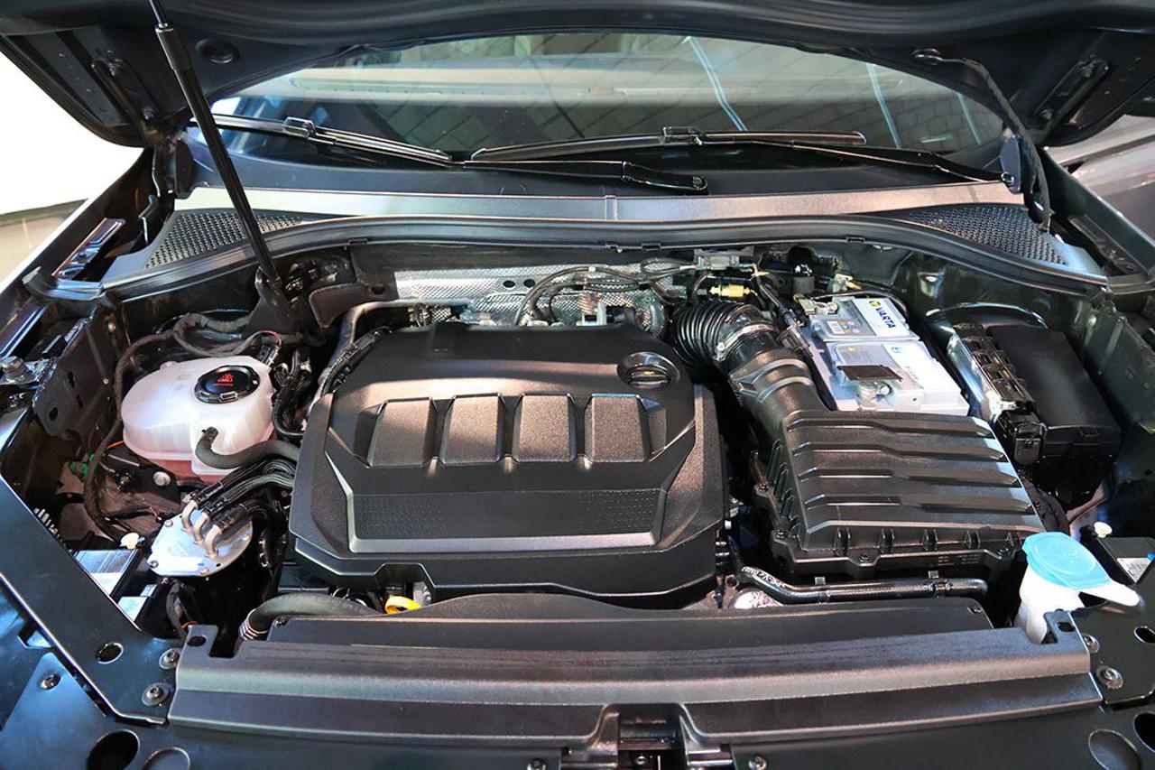 VOLKSWAGEN Tiguan 2.0 TDI 150cv SCR DSG R-Line - 10