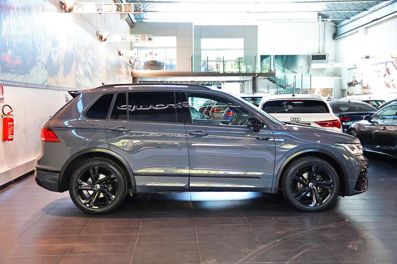 VOLKSWAGEN Tiguan 2.0 TDI 150cv SCR DSG R-Line - 2