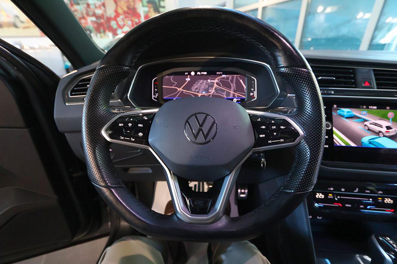 VOLKSWAGEN Tiguan 2.0 TDI 150cv SCR DSG R-Line - 19