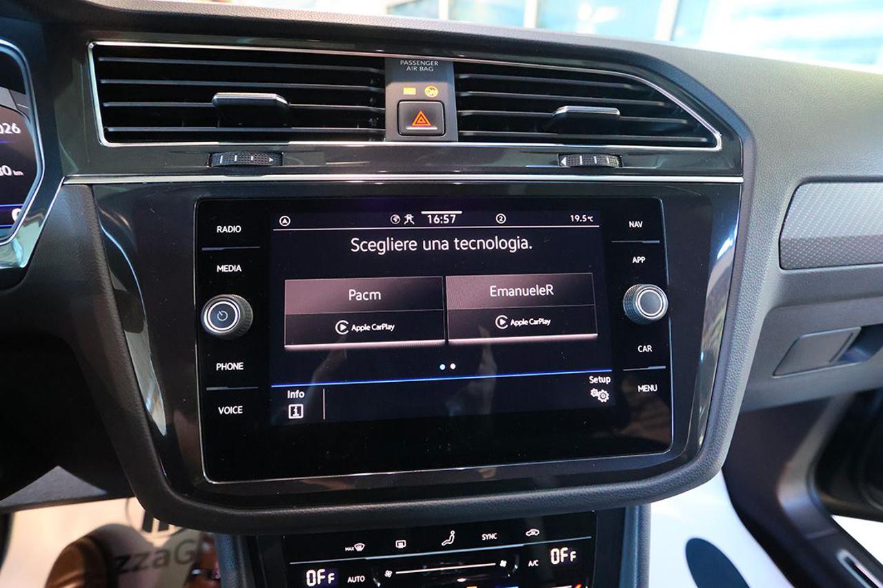 VOLKSWAGEN Tiguan 2.0 TDI 150cv SCR DSG R-Line - 25