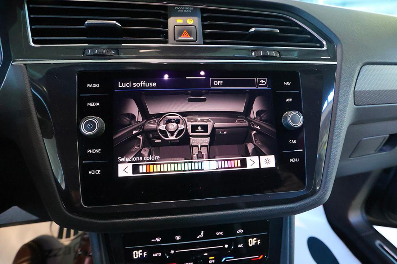 VOLKSWAGEN Tiguan 2.0 TDI 150cv SCR DSG R-Line - 26