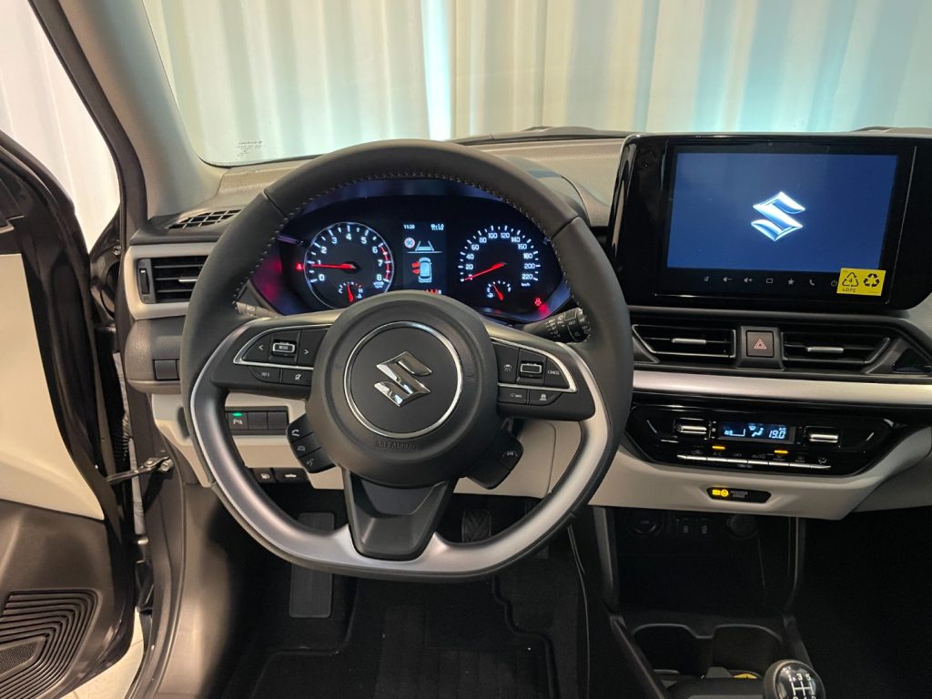 SUZUKI Swift 1.2 Hybrid 4WD AllGrip Top Navi DAB+ LED - 5