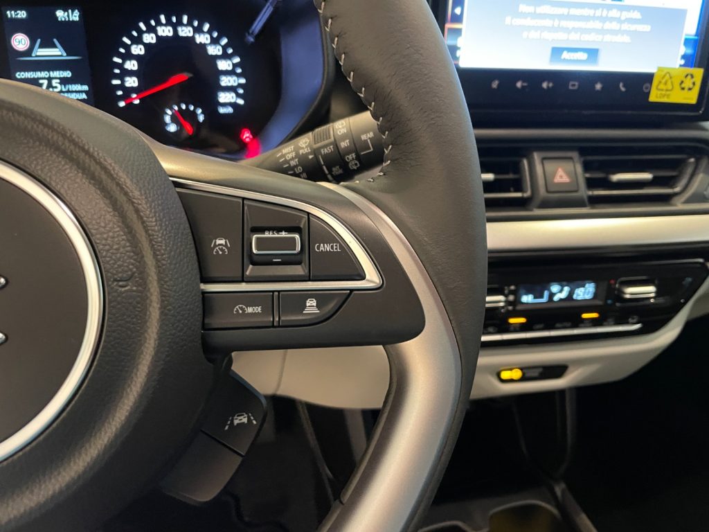 SUZUKI Swift 1.2 Hybrid 4WD AllGrip Top Navi DAB+ LED - 10