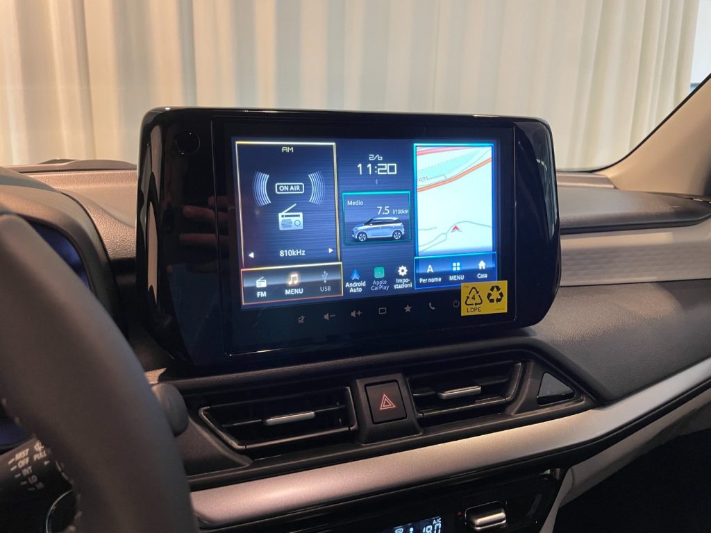 SUZUKI Swift 1.2 Hybrid 4WD AllGrip Top Navi DAB+ LED - 11