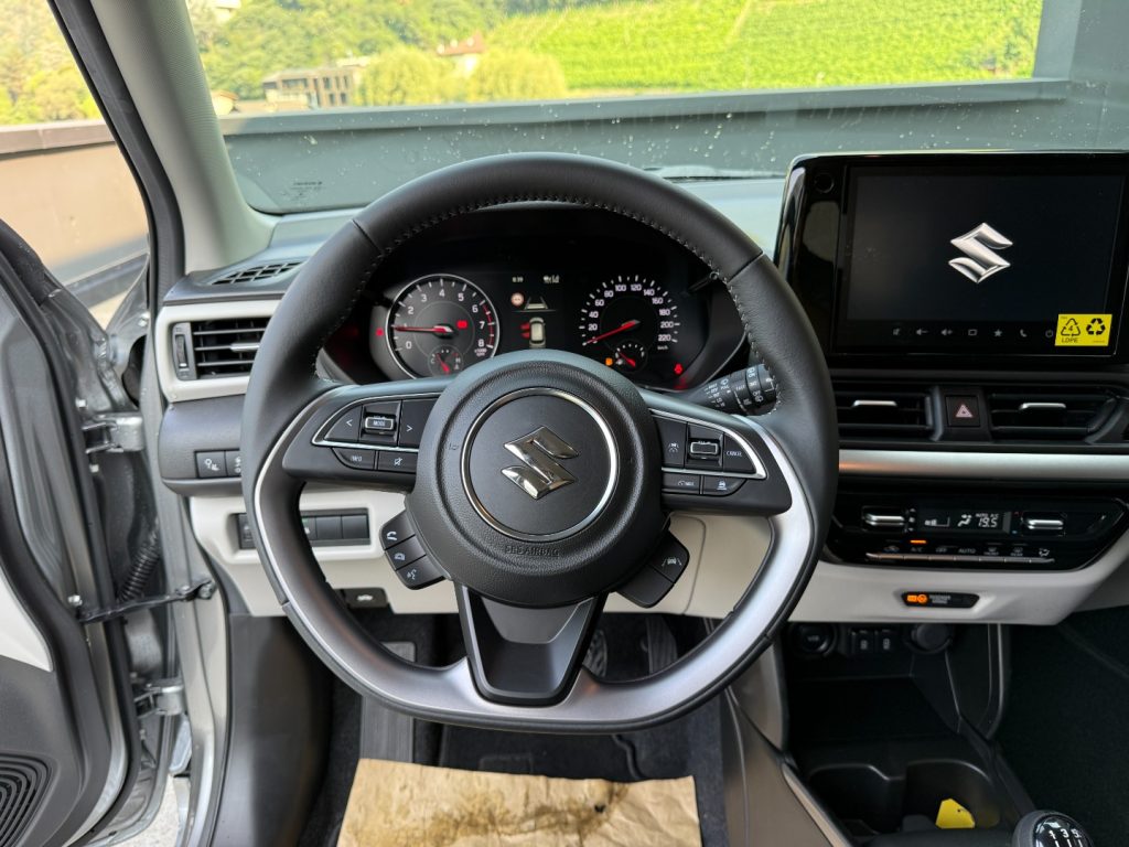 SUZUKI Swift 1.2 Hybrid 4WD AllGrip Top Navi DAB+ LED - 8