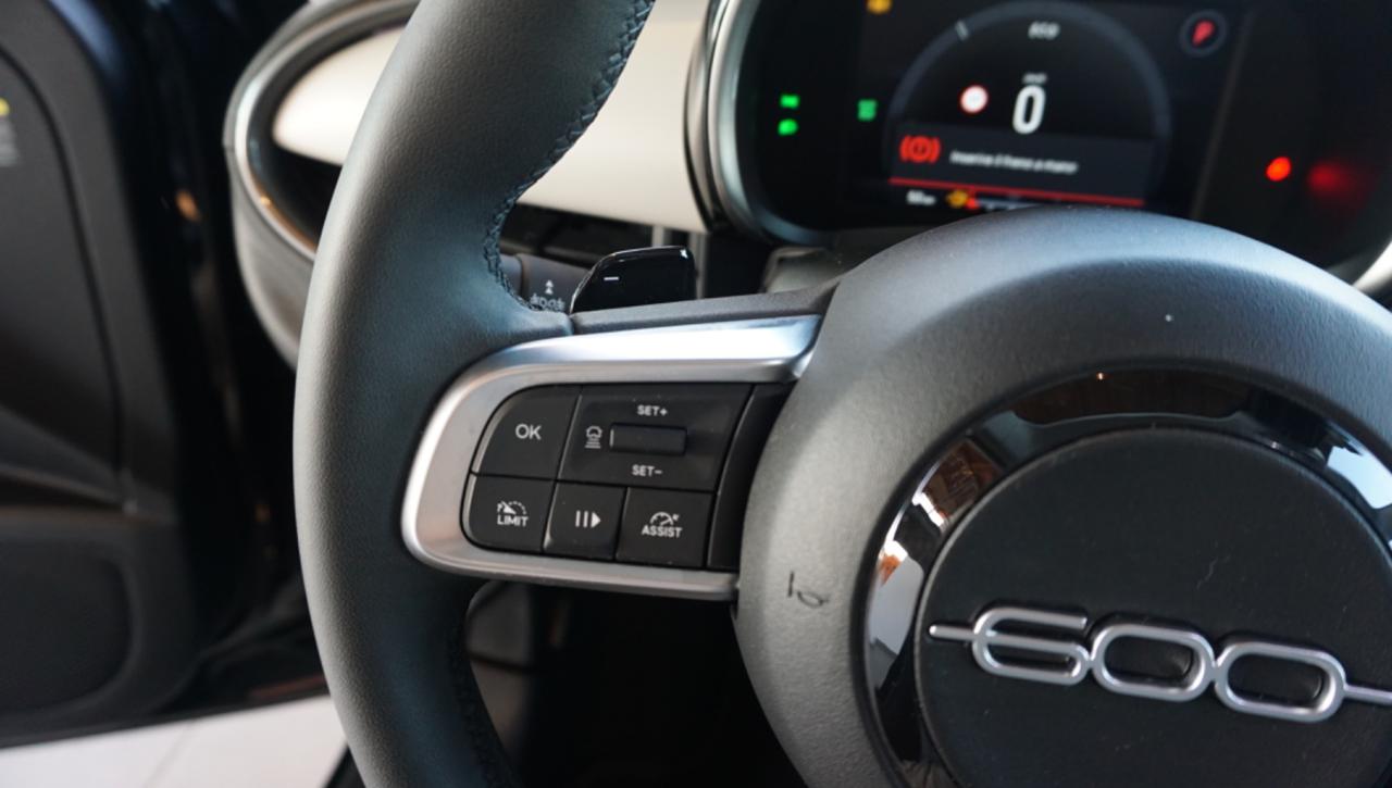 FIAT 600 Hybrid 100 CV DCT MHEV La Prima - 19