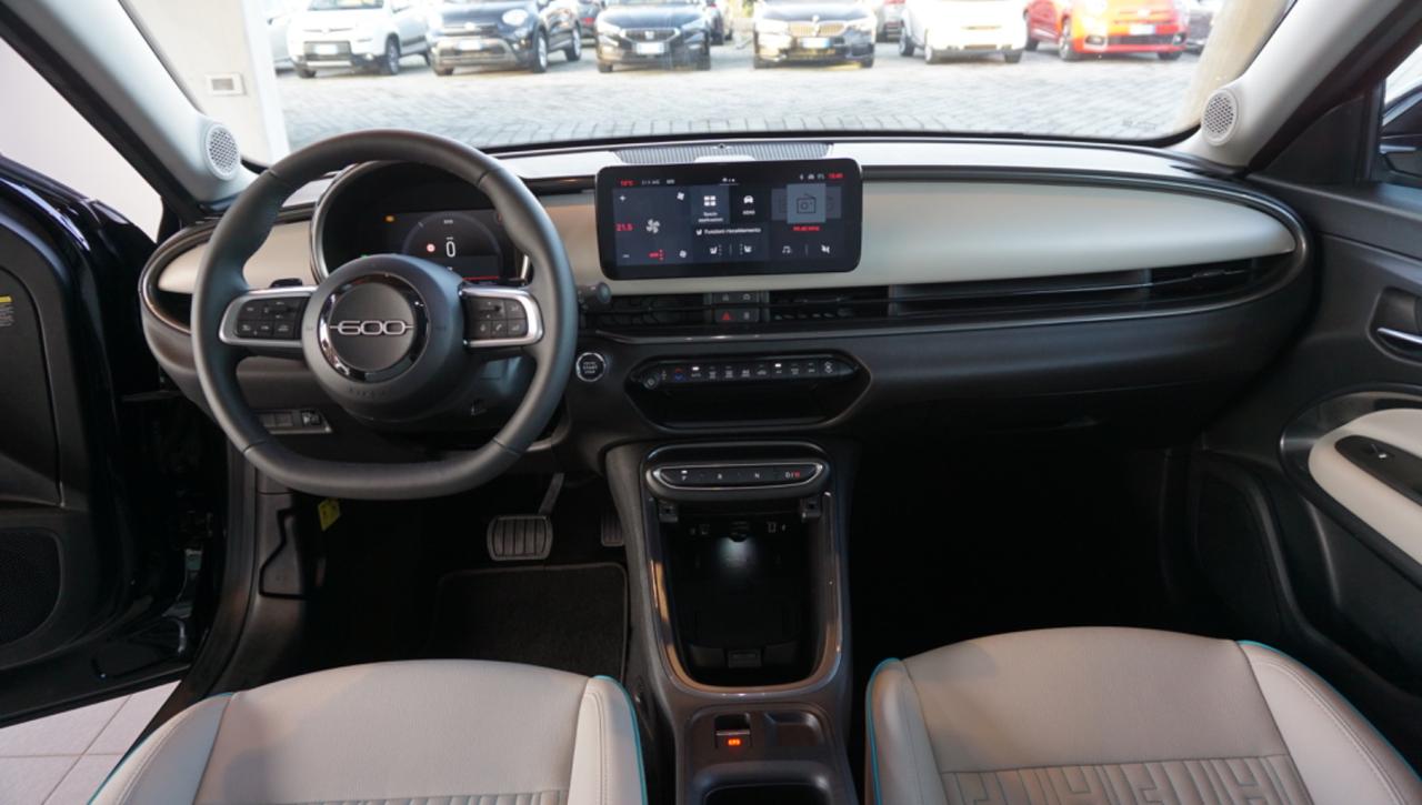FIAT 600 Hybrid 100 CV DCT MHEV La Prima - 32