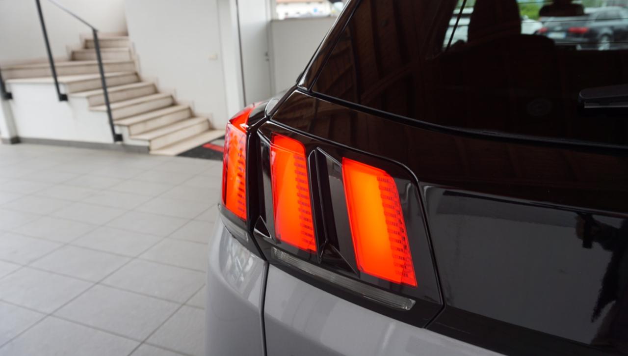 PEUGEOT 3008 BlueHDi 130 S&S EAT8 Allure Pack - 13