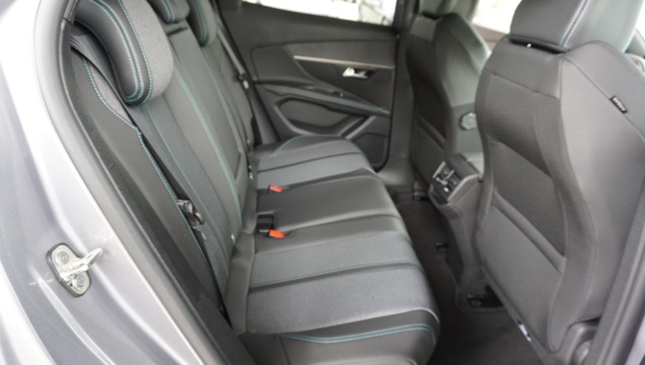 PEUGEOT 3008 BlueHDi 130 S&S EAT8 Allure Pack - 37