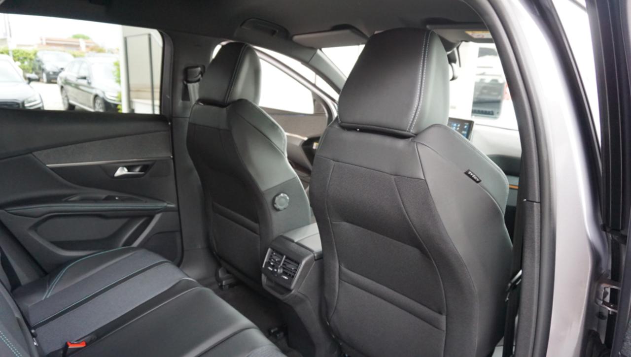 PEUGEOT 3008 BlueHDi 130 S&S EAT8 Allure Pack - 38