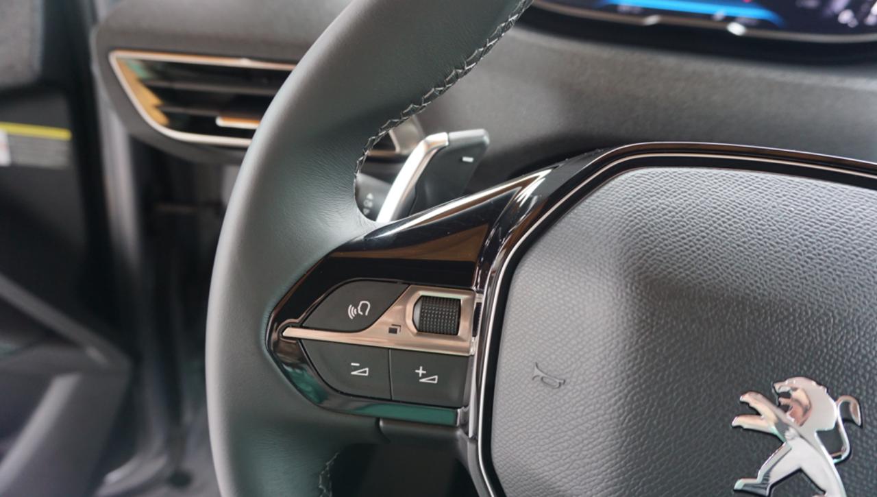 PEUGEOT 3008 BlueHDi 130 S&S EAT8 Allure Pack - 21