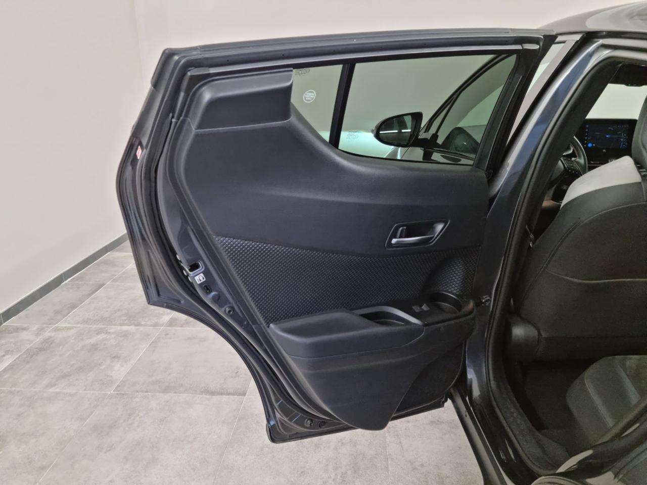 TOYOTA C-HR 2.0 Hybrid E-CVT GR Sport Black Edition - 17