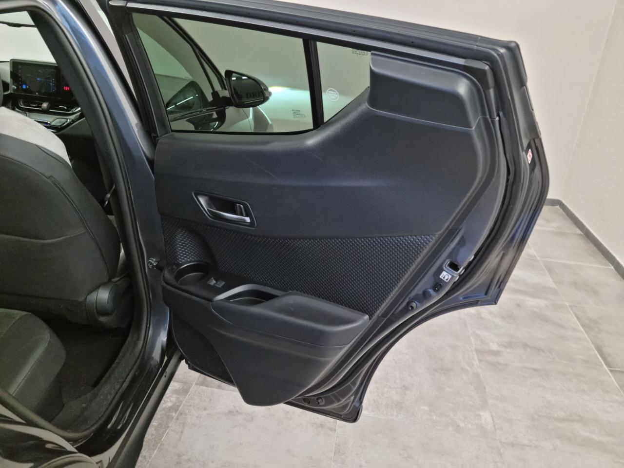 TOYOTA C-HR 2.0 Hybrid E-CVT GR Sport Black Edition - 24