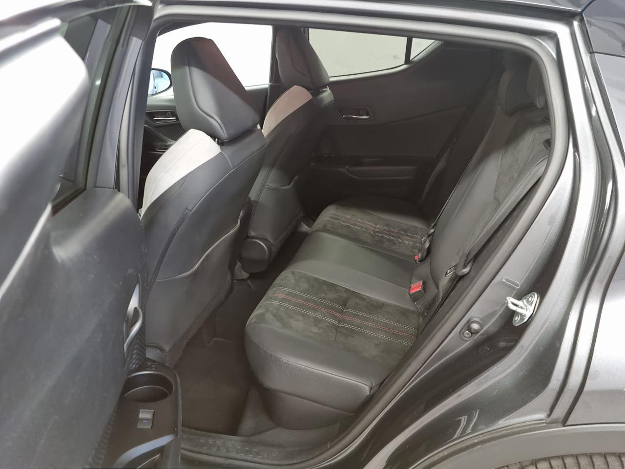 TOYOTA C-HR 2.0 Hybrid E-CVT GR Sport Black Edition - 10