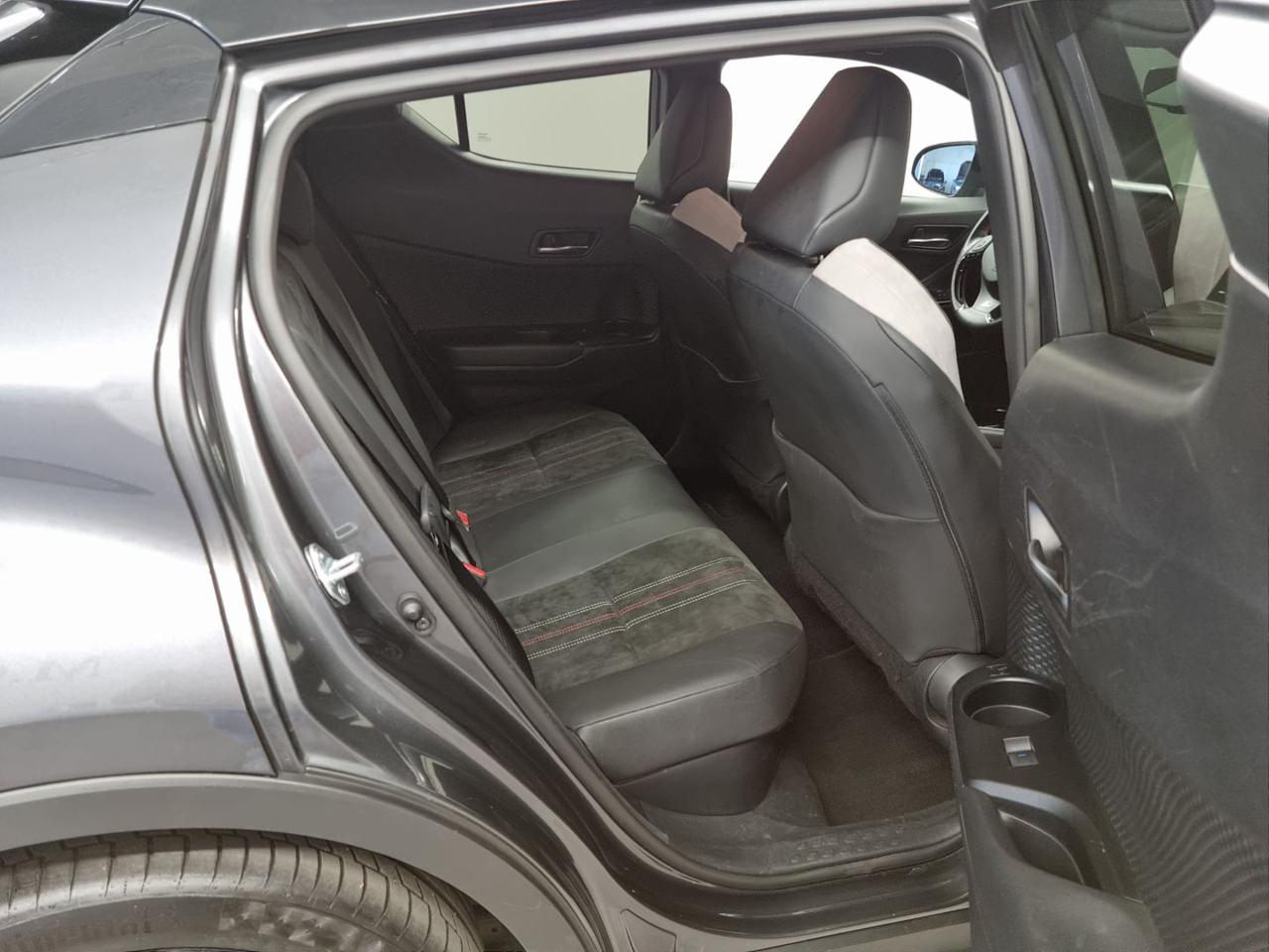 TOYOTA C-HR 2.0 Hybrid E-CVT GR Sport Black Edition - 23