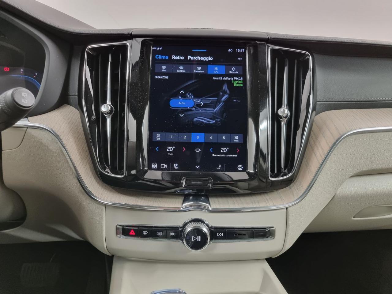VOLVO XC60 B5 (d) AWD Geartronic Momentum Pro - 30