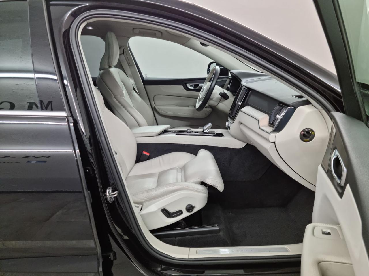 VOLVO XC60 B5 (d) AWD Geartronic Momentum Pro - 7