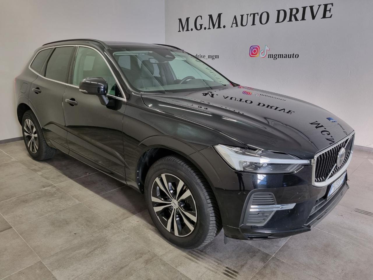 VOLVO XC60 B5 (d) AWD Geartronic Momentum Pro - 9