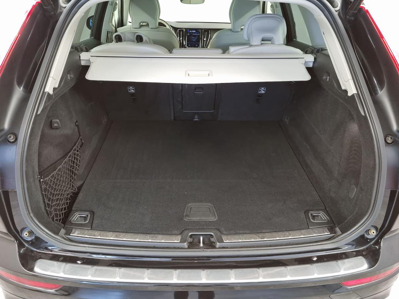 VOLVO XC60 B5 (d) AWD Geartronic Momentum Pro - 26