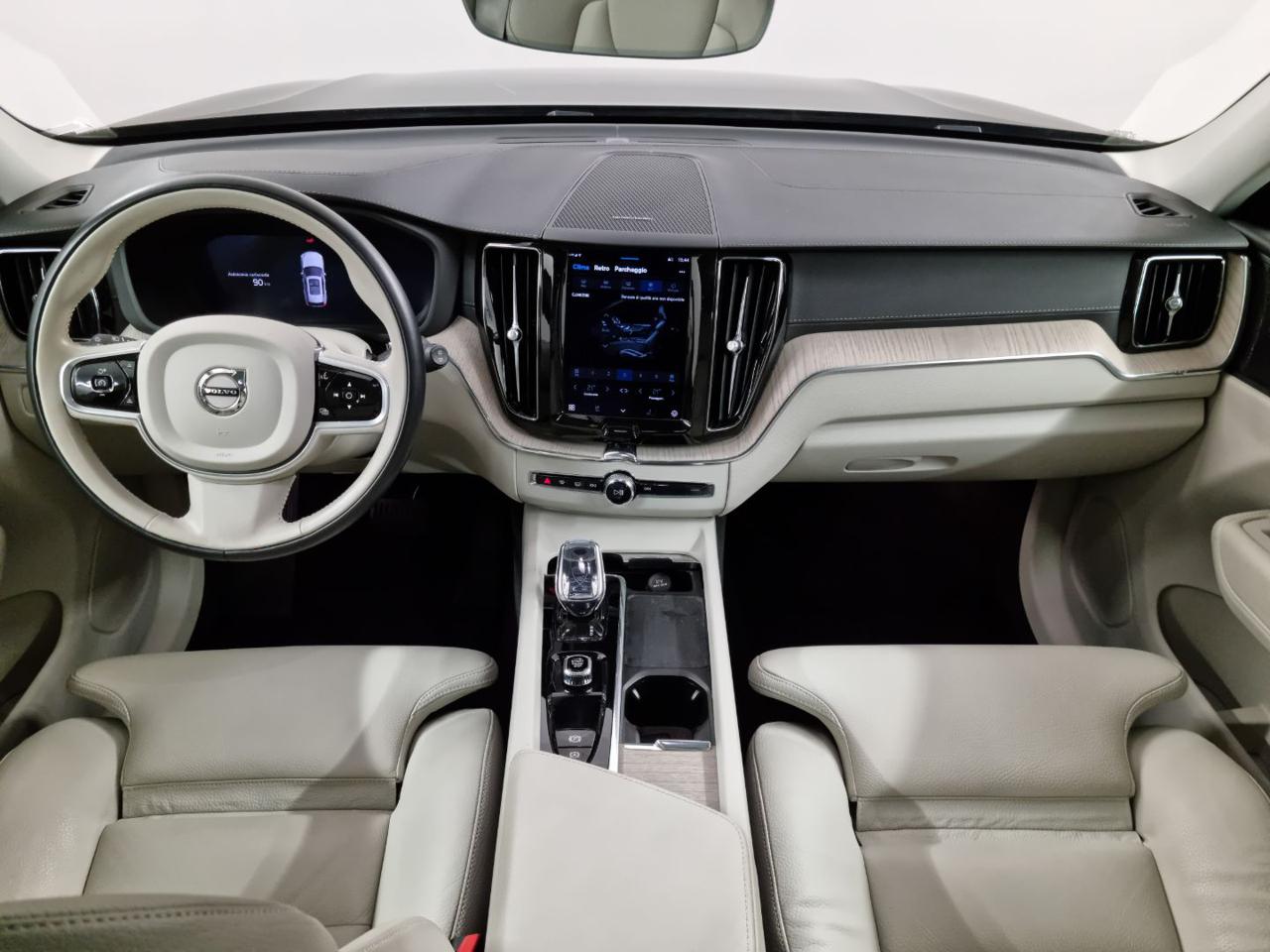 VOLVO XC60 B5 (d) AWD Geartronic Momentum Pro - 5