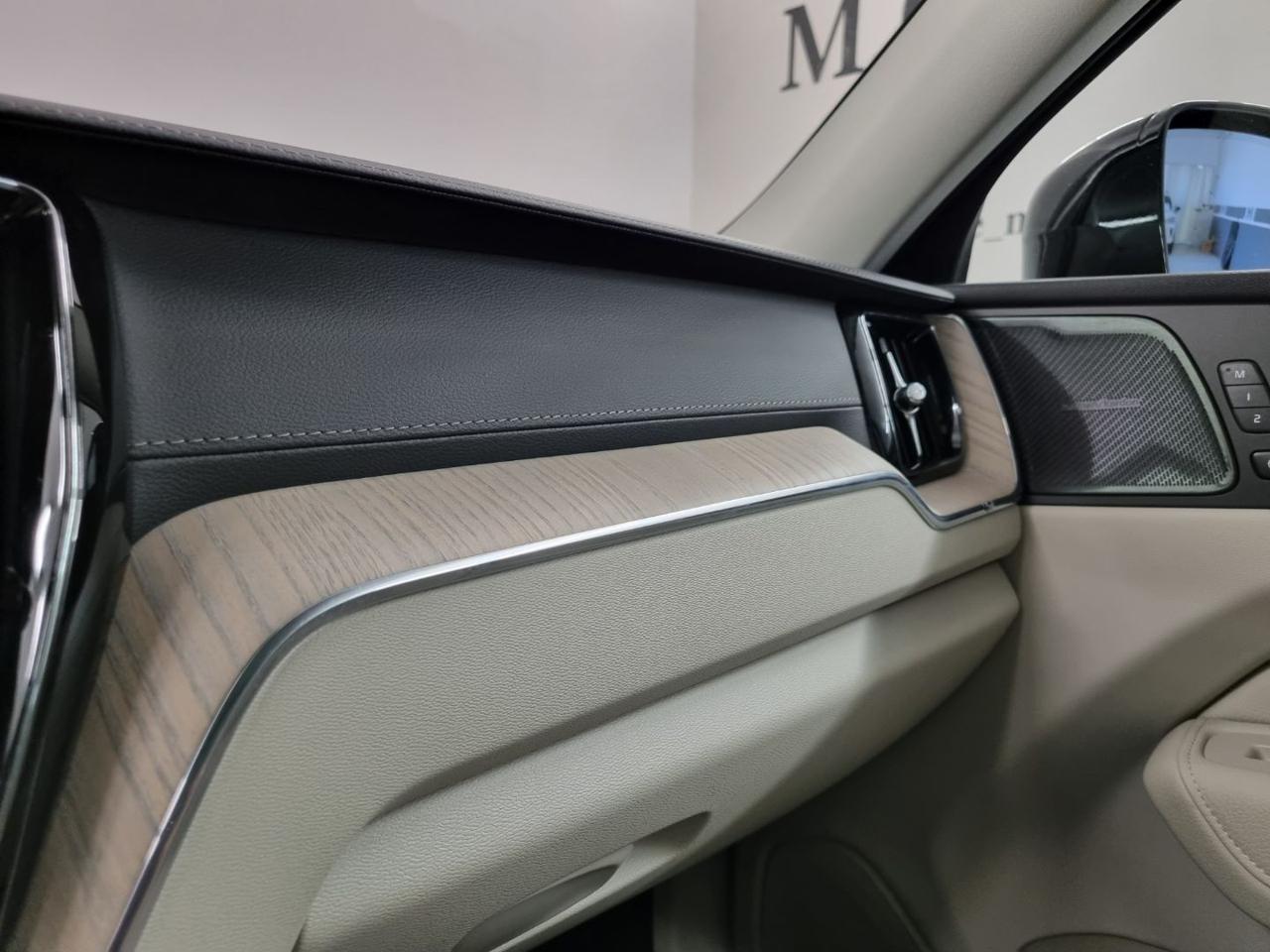 VOLVO XC60 B5 (d) AWD Geartronic Momentum Pro - 38