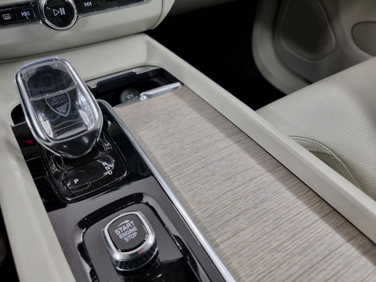VOLVO XC60 B5 (d) AWD Geartronic Momentum Pro - 39